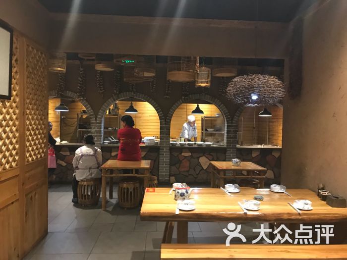 bsports必一网页版_污水处理厂集体收受贿赂纵容偷排 涉案10人被判刑!(图1) bsports必一网页版